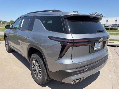 Sterling Gray Metallic 2026 Chevrolet Traverse LT