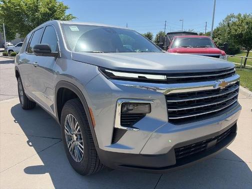 Sterling Gray Metallic 2026 Chevrolet Traverse LT
