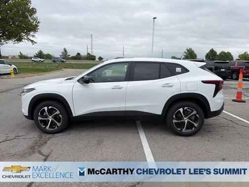 Summit White 2026 Chevrolet Trax 1RS