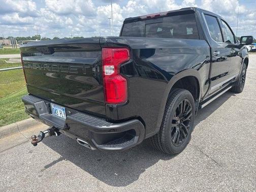 Black 2023 Chevrolet Silverado 1500 High Country