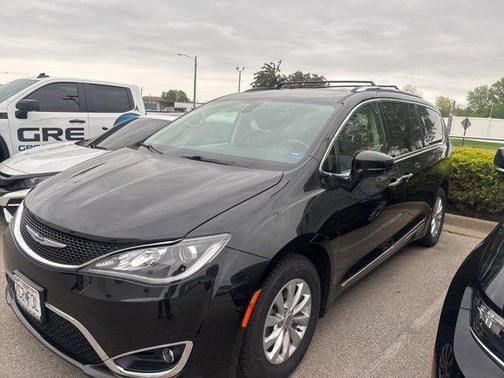 2019 Chrysler Pacifica Touring-L