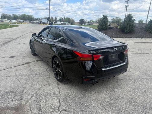 Black 2023 Nissan Altima 2.5 SR