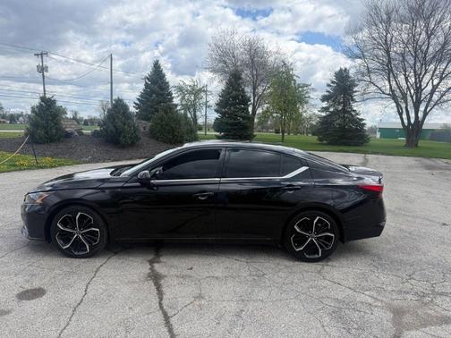 Black 2023 Nissan Altima 2.5 SR