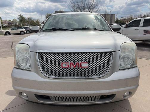 2011 GMC Yukon XL 1500 Denali