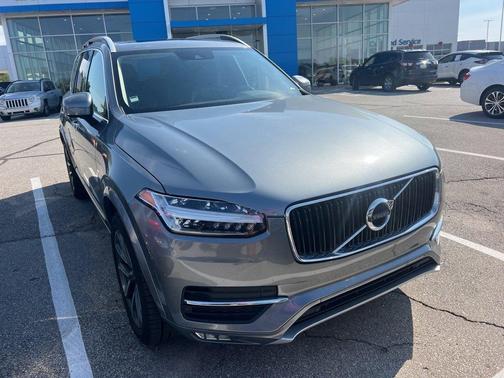2019 Volvo XC90 T5 Momentum