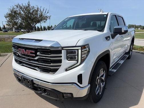 Summit White 2024 GMC Sierra 1500 SLT