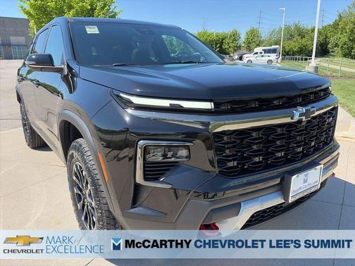 Mosaic Black Metallic 2026 Chevrolet Traverse Z71