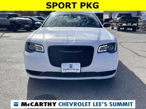 2022 Chrysler 300 Touring