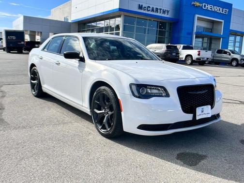 2022 Chrysler 300 Touring