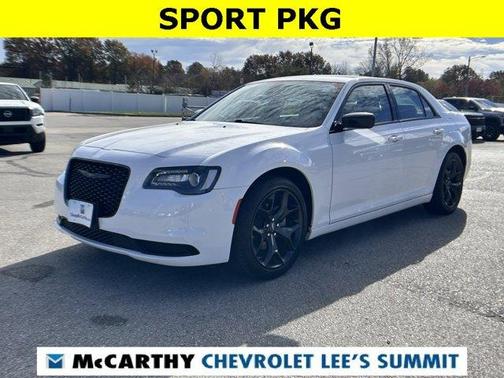 2022 Chrysler 300 Touring