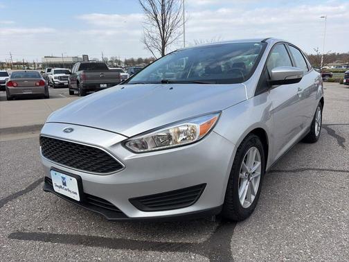 Ingot Silver 2017 Ford Focus SE