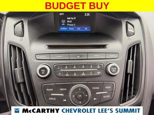 Ingot Silver 2017 Ford Focus SE