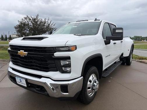 Summit White 2026 Chevrolet Silverado 3500 WT