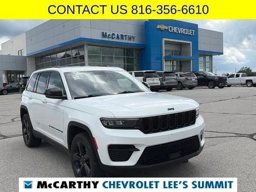 Bright White Clearcoat 2023 Jeep Grand Cherokee Altitude