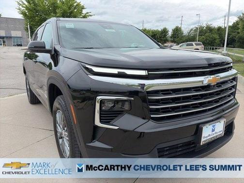 Mosaic Black Metallic 2026 Chevrolet Traverse LT