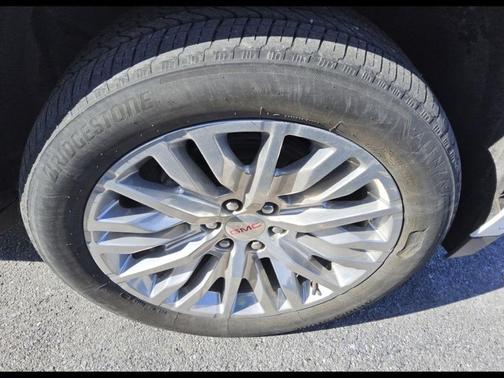 Summit White 2024 GMC Yukon Denali