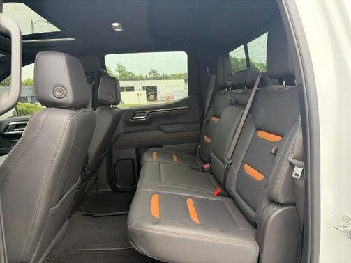 Summit White 2025 GMC Sierra 1500 AT4