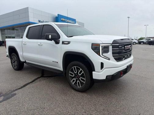 Summit White 2025 GMC Sierra 1500 AT4