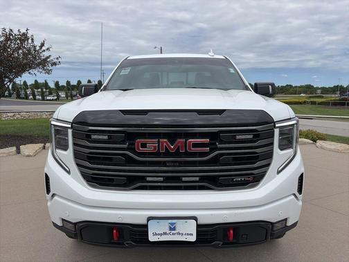 Summit White 2025 GMC Sierra 1500 AT4
