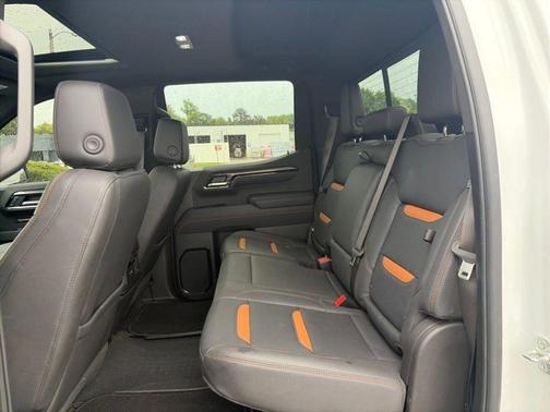 Summit White 2025 GMC Sierra 1500 AT4
