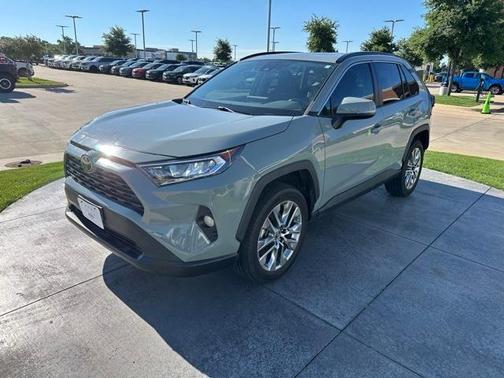2019 Toyota RAV4 XLE Premium