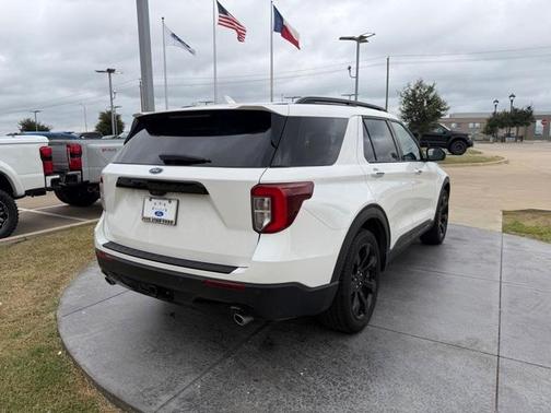 2023 Ford Explorer ST-Line