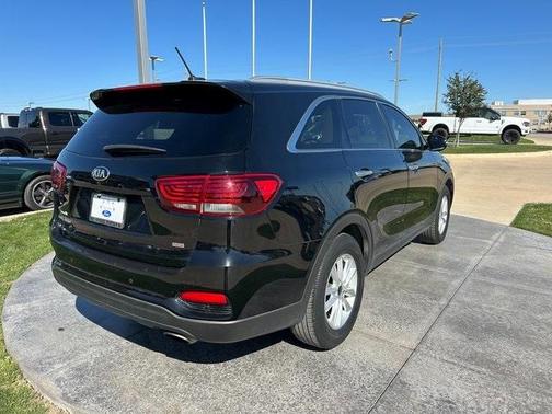 2020 Kia Sorento LX