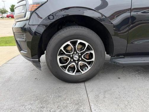 Agate Black Metallic 2024 Ford Expedition XLT