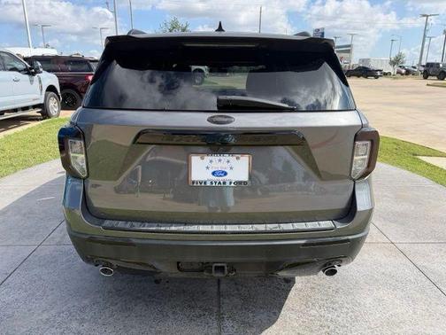 Gray Metallic 2023 Ford Explorer ST-Line