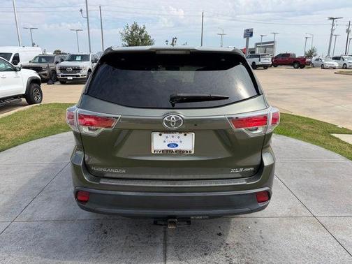 Jade Metallic 2016 Toyota Highlander XLE