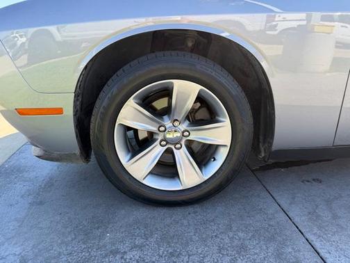 2017 Dodge Challenger SXT
