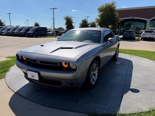 2017 Dodge Challenger SXT