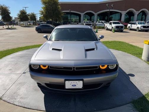 2017 Dodge Challenger SXT