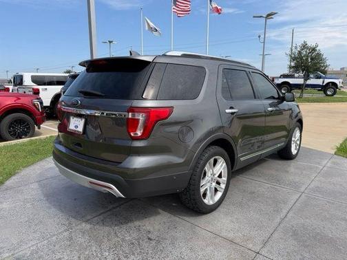 Magnetic 2017 Ford Explorer Limited