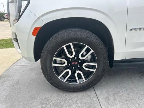 2023 GMC Yukon XL AT4