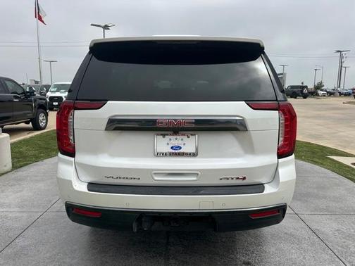 2023 GMC Yukon XL AT4
