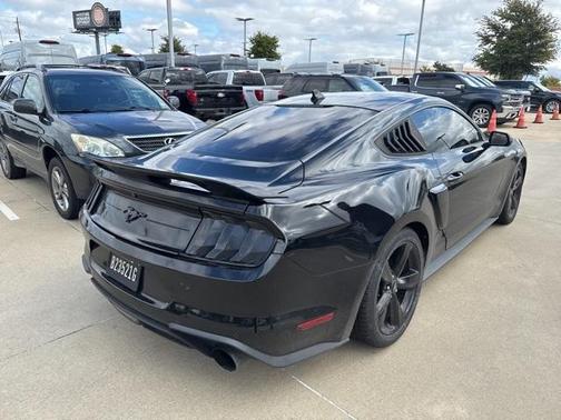 2021 Ford Mustang EcoBoost