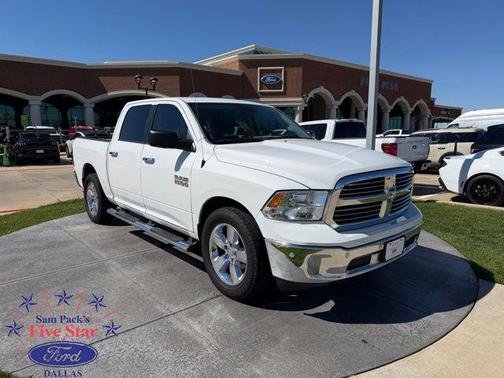 2016 RAM 1500 SLT