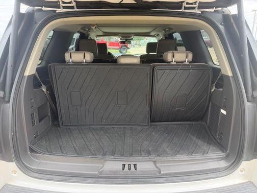 White Platinum Clearcoat Metallic 2018 Ford Expedition XLT