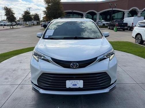 2024 Toyota Sienna Platinum 7 Passenger