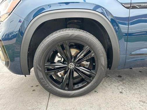 2023 Volkswagen Atlas Cross Sport 3.6 V6 SEL R-Line Black