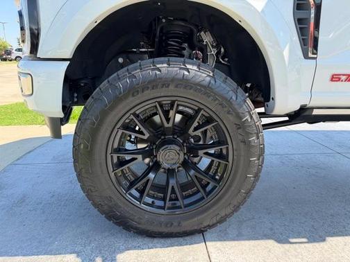2025 Ford F-250 Platinum