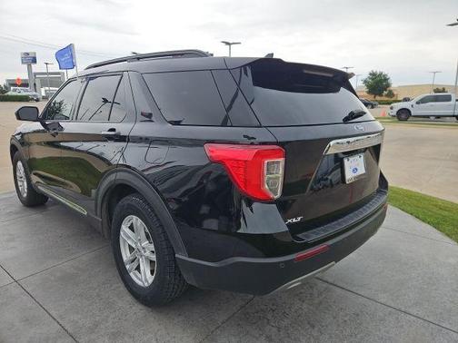 Black Metallic 2021 Ford Explorer XLT