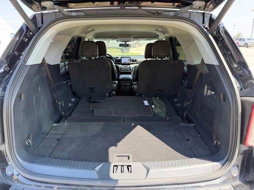 Black Metallic 2021 Ford Explorer XLT