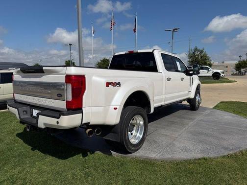 White Platinum Clearcoat Metallic 2019 Ford F-450 Platinum