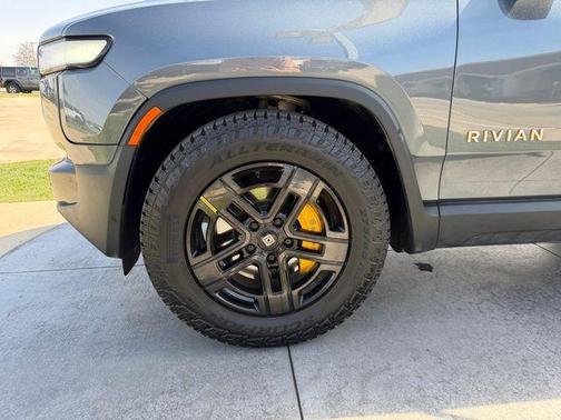 2023 Rivian R1S Adventure Quad Motor Large Pack