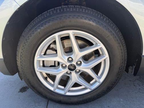 Silver Metallic 2024 Ford Edge SEL