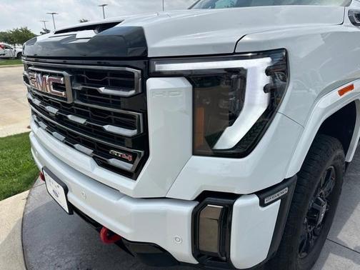 2024 GMC Sierra 2500 AT4