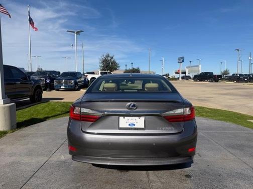 2017 Lexus ES 300h Base