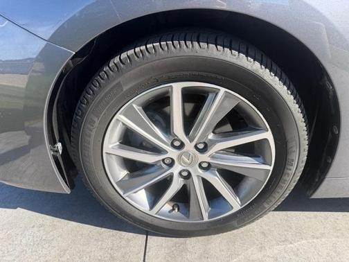 2017 Lexus ES 300h Base